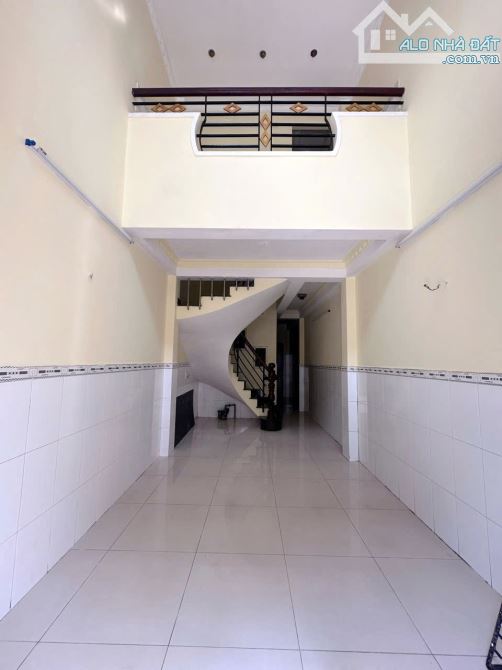 Nhà mới 3 tầng hẻm thông đường Tuy Lý Vương P12Q8. 4.8 tỷ