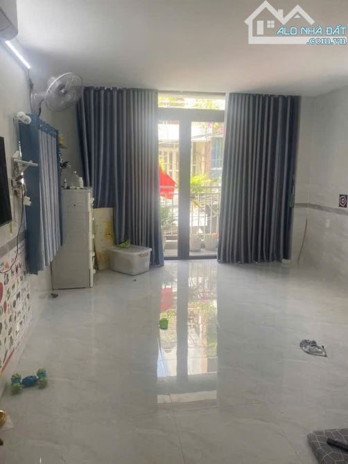 🔥 XUẤT CẢNH – BÁN GẤP TRONG TUẦN – HUỲNH VĂN BÁNH – 81M² – 4 TẦNG – 15.5 TỶ 🔥