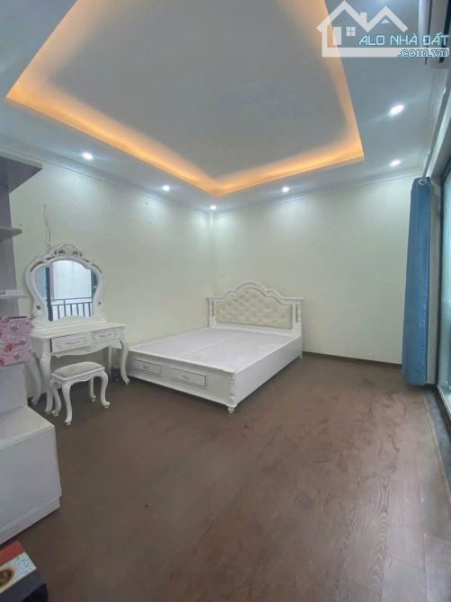 NGẢ EM NÓ ĐI LẤY CHỒNG Ạ. GIA ĐÌNH EM CHUYỂN CÔNG TÁC CẦN BÁN LUÔN CĂN HỘ DT 39M2. 4 TẦNG
