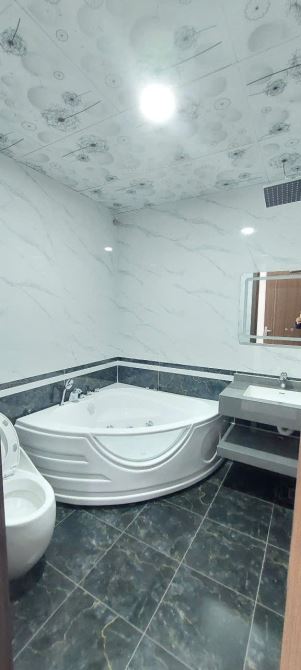 BÁN NHÀ MỚI HÀNG BÈ – MẬU LƯƠNG, VỊ TRÍ HIẾM, DT : 50 M, 6 TẦNG, THANG MÁY,NHIỀUTIỆN ÍCH