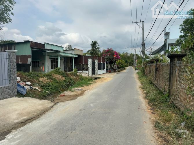 Bán gấp nền thổ nhà vườn Vĩnh Thanh Nhơn Trạch giá rẻ 4,6TY/1850M. SR chính chủ, đường 6m