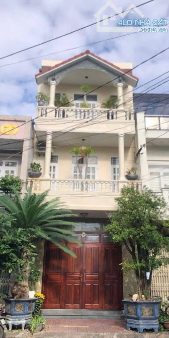 CHUYỂN NHƯỢNG NHÀ 3 MÊ CHỦ XÂY KIÊN CỐ 45m2 n: 4,9m. NGUYỄN THỊ MINH KHAI, QUI NHƠN