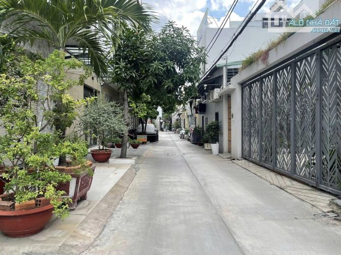 Bán nhà  Hẻm 86/ Ông Ích Khiêm, gần Bình Thới, 5,3x25m, nở hậu 8m, 2 tầng cũ, 15,4 tỷ.