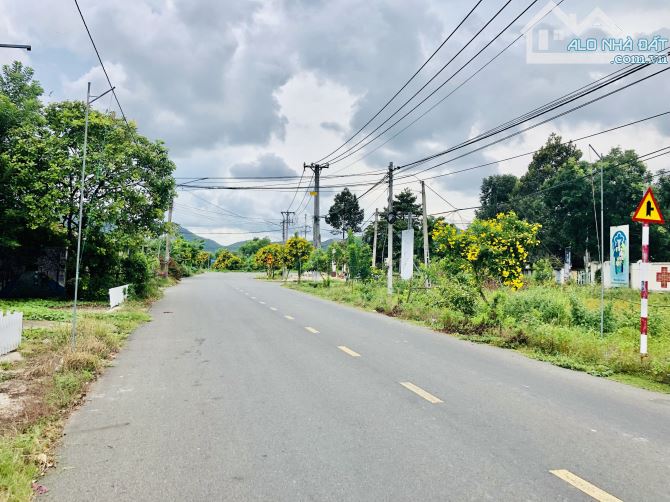 Đối diện Trạm y tế -Đảng uỷ-trường học, trục chính Phước Hải-dt:1200m2-40mx30m-100 thổ cư