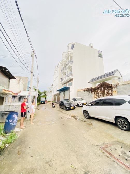 NGỘP BANK – GIÁ CỰC SỐC  – KHU VIP TOÀN NHÀ CAO TẦNG – CHỈ 3.85 TỶ