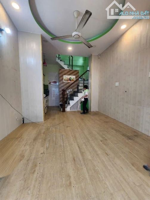 BÁN NHÀ NGUYỄN TRÃI, 4 TẦNG, 30M2, NHỈNH 6 TỶ
