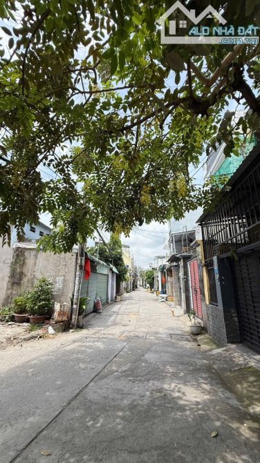 Nhà Hẻm Xe Hơi đường Gò Xoài, 73m2 ( 4 x 18.2 ) Trệt Lầu Đúc 3PN , Hẻm thông