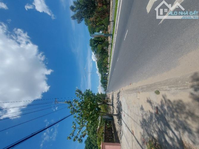 BÁN LÔ GÓC 3 MT LẠC LONG QUÂN - CẨM AN- HỘI AN- LÔ ĐẤT ĐẸP CÁCH BIỂN AN BÀNG 200M.