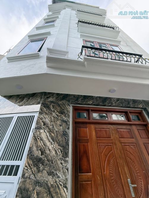 CHDV NGAY ĐH CÔNG NGHIỆP - QL32 LÔ GÓC 5 TẦNG 7 PHÒNG KHÉP KÍN DÒNG TIỀN 350TR/NĂM