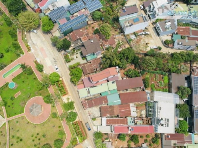 ĐẤT HẺM 49 Y ƠN ĐỐI DIÊN HOA VIÊN, P TÂN THÀNH NGAY TRUNG TÂM THÀNH PHỐ