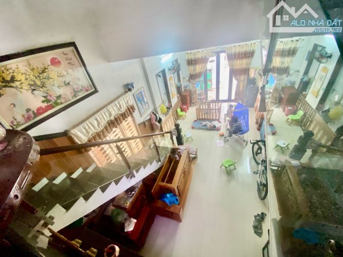 LIÊN CHIỂU HOÀ KHÁNH - NHÀ 3 tầng có 3 phòng trọ - đường ô tô - GIÁ BẤT NGỜ