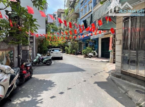 🏡NHÀ PHỐ QUỐC TỬ GIÁM # 5 TẦNG # 6PN # Ô TÔ QUA CỬA # SỔ 30M² # HIẾM TẠI KHU VƯC🏡