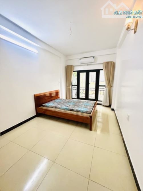 bán nhà  lĩnh nam 33m2 5 tầng  sổ đỏ chính chủ ,ngõ thông kd nhỏ 6,3 tỷ
