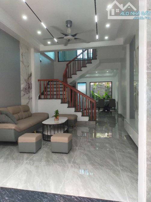 Bán nhà ngõ phố Phan Chu Trinh, Tây Hải Phòng, 50m2, 3 tầng, 3 ngủ, mặt tiền 4m, chỉ 2.17