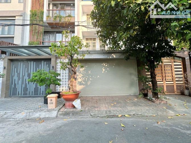 TRUNG TÂM TP THỦ ĐỨC – DT 262M² (NGANG 13M) - NGAY LÀNG ĐẠI HỌC – ĐƯỜNG 12M CÓ VỈA HÈ