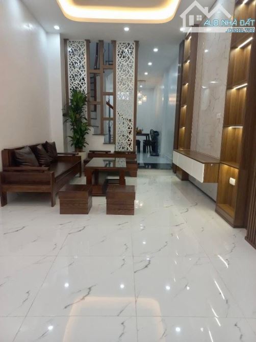Oto đỗ cửa- ngõ thông tứ tung 38m2 4Tầng 12.5 tỷ Ngõ 592 Trường Chinh- Quận Đống Đa.