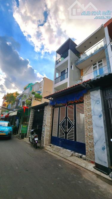 NHÀ MẶT TIỀN QUẬN 7, LÊ VĂN LƯƠNG, 3 TẦNG, 4.4 X16m, XE HƠI QUAY ĐẦU, NHỈNH 10 TỶ