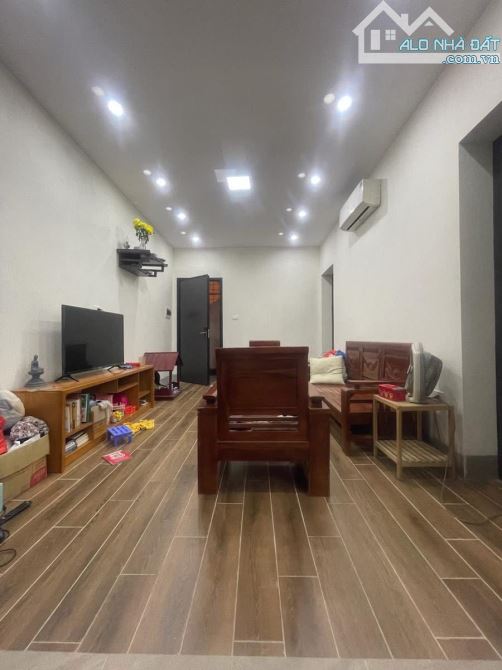 Tập thể Quân Đội🔥75m2🔥Nhà Đẹp Ở Luôn🔥2 Ngủ+ 2 WC Khép kín🔥Sổ riêng🔥3.7 Tỷ có TL