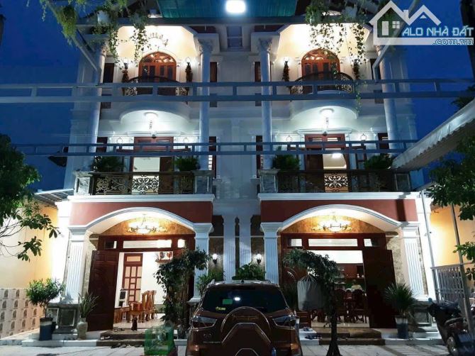47 tỷ giảm còn 21.5 tỷ - Sát Vạn Phúc - 579M2 - BIỆT THỰ SÂN VƯỜN - HẺM XE HƠI - NỞ HẬU