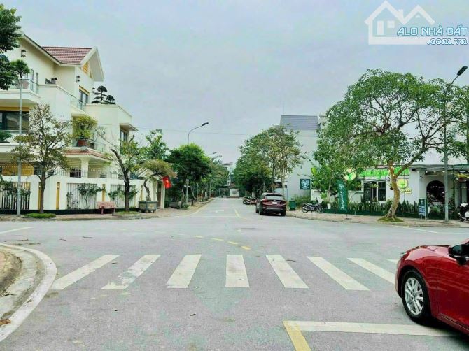 Bán lô đất góc đẹp mặt phố Tôn Thất Thuyết, KĐT Tuệ Tĩnh, Tây Hải Phòng, 107.5m2, 7.x tỷ