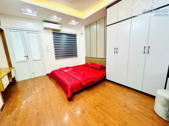 BÁN NHÀ THẠCH BÀN – 30M² – 5,4 TỶ – FULL NỘI THẤT – Ở NGAY