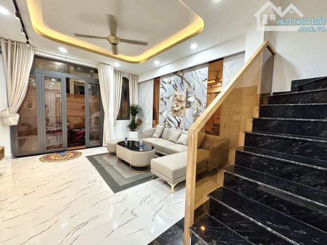 Ngô Đức Kế – Nhà mới 100% – HXH đỗ cửa – 60m² – 3 tầng – 8.3 tỷ - 10