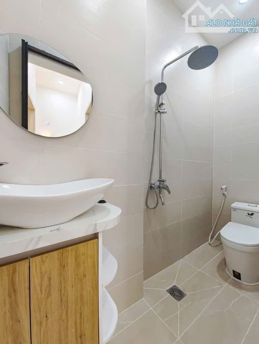 CHÍNH CHỦ BÁN NHÀ MT GIÁ 2 TỶ 8 GẦN KCN CẦU TRÀM CẦN ĐƯỚC LONG AN, 110M2 - SHR - 10