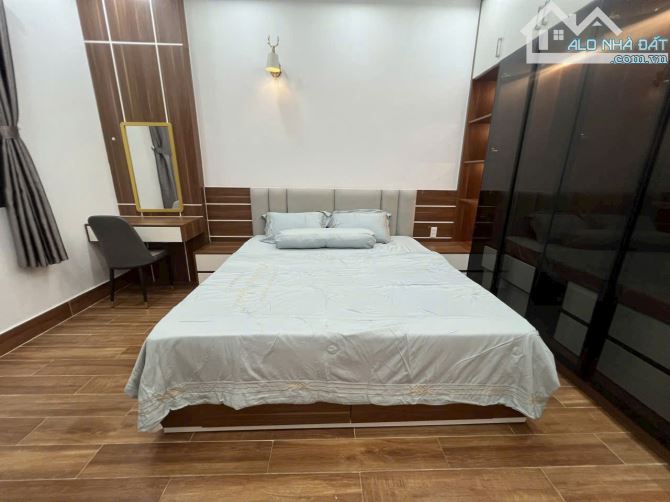 Bán nhà phố cao cấp Huỳnh Tấn Phát, Nhà Bè, DT 6,4x13m, 3 lầu, ST. Giá 8,8 tỷ - 10