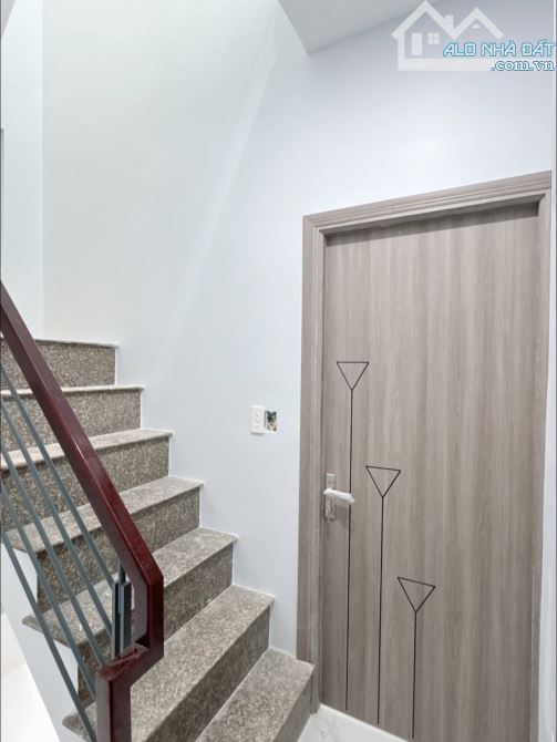 BÁN NHÀ MỚI 3 TẦNG HẺM XE HƠI Hoàng DIỆU Q.4 NHỈNH 6TY - 10