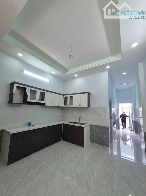 Nhà 1 Lầu Mới Hoàn Thiện 4 x 25m Ngay Thị Trấn Cần Giuộc, 4PN 2WC . Đường Xe Hơi. Sổ Hồng - 10