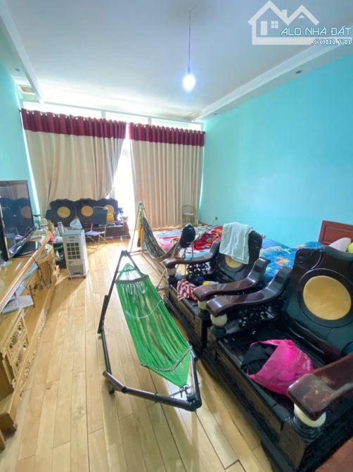 Bán nhà 1 trệt 1 lầu MT đường GS17 p.Dĩ An Tp.Dĩ An  DT: 200,4m2, thổ cư: 100% (10x20m) - 10