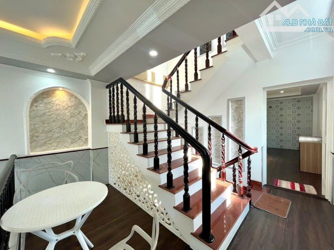 Cho Thuê Nhà Trệt Lửng 2 Lầu Góc 2 Mặt tiền Trục chính hẻm 112 Hoàng Quốc Việt - 11