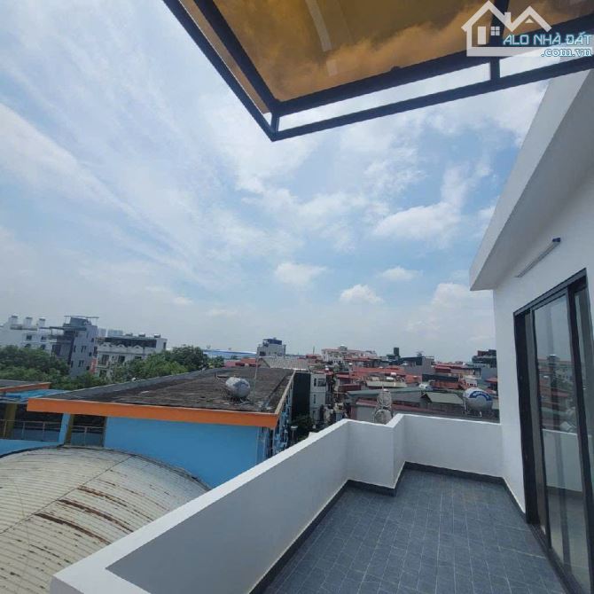 Siêu phẩm Long Biên, 6 tầng thang máy, ô tô đỗ cửa, full nội thất, DT 42m2, giá 8,9 tỷ - 11
