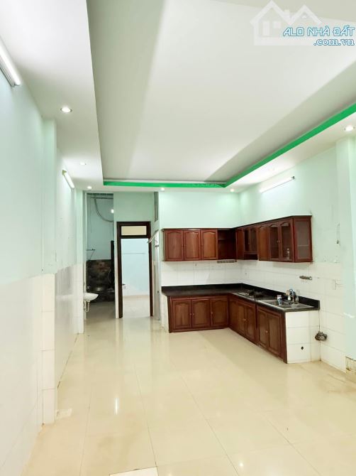Bán nhà đẹp 3tầng mặt tiền Phù Đổng 97.5m2 ngang4.2m hạ giá thương lượng - 1