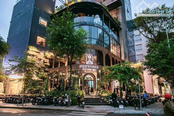Khan Hiếm! Cần bán Khách Sạn khu Bùi Viện. Q1. DT: 7.5*20m. HĐT 140tr/th. giá 82 tỷ TL. - 1