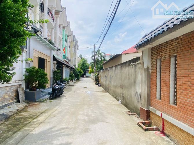 Bán đất góc 2 mặt tiền đường Thạnh Lộc 39, Quận 12 dt 12x28m - 1