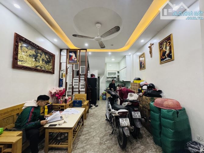 Bán nhà phố tam trinh 35m2 5 tầng còn mới  - ô tô kinh doanh  -  giá 9.8 tỷ - 1