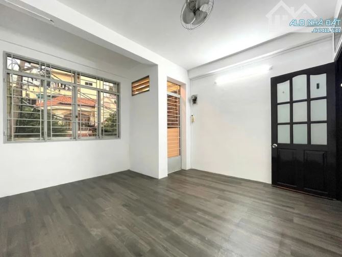 NHÀ BÁN MT PHƯỜNG 11 - Phú NHUẬN - 4 TẦNG (4,6 X14M) chỉ 13 tỷ hơn. - 1