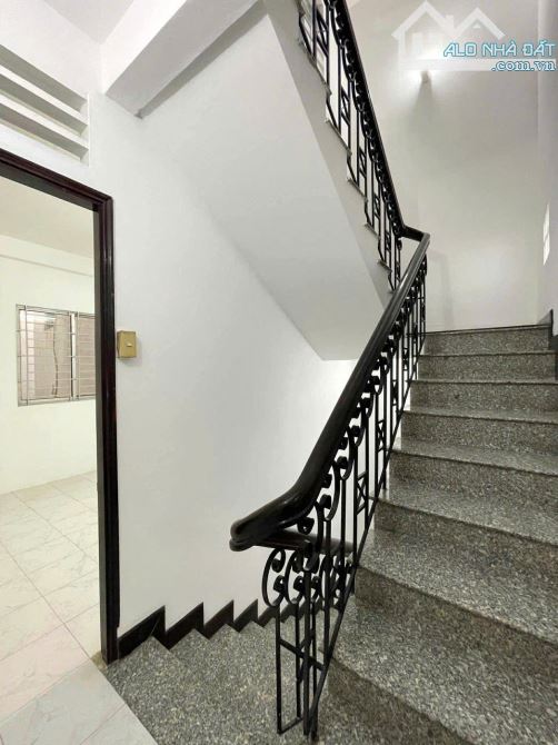 🔥 MẶT TIỀN TRUNG TÂM PHÚ NHUẬN 61m2 - 4 TẦNG- 5 PN - GARARA Ô TÔ - CHỈ 13.X - 1