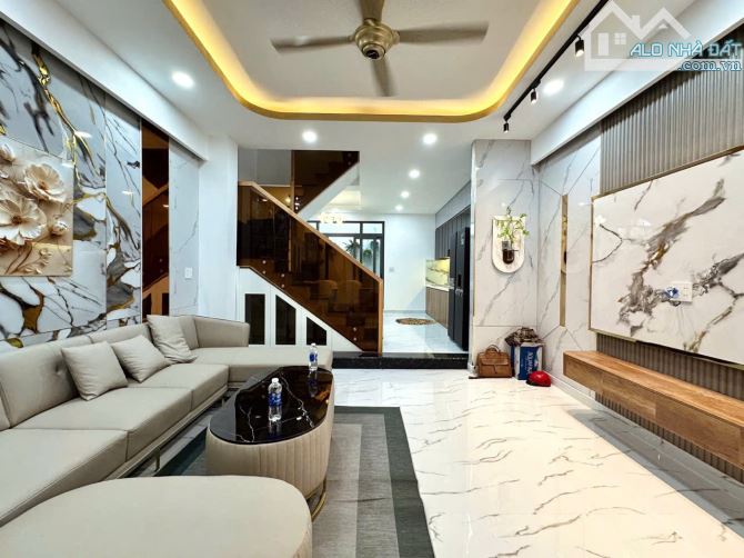 NHÀ XÂY MỚI BÌnh Thạnh - 60M2 ( 4.8X12.5 ) -HXH - 3 TẦNG - 3 PN - FULL NT - CHỈ 8.X NHỎ - 1