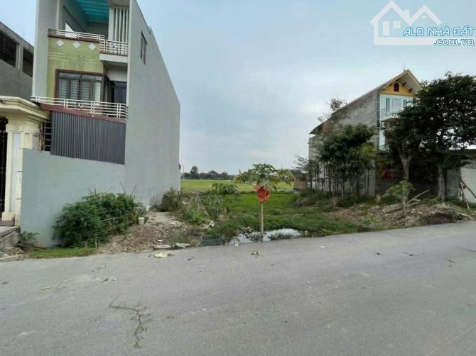Bán đất Ngọc Đôi . Kim Chân .  dt 121m . mt 4,5m . hướng TB , giá 3 tỷ 080 - 1