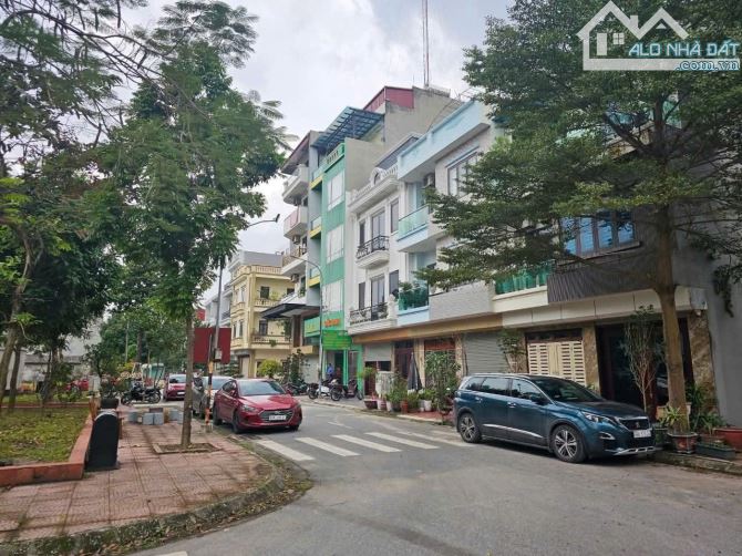 Bán lô Góc Gò Ngát . Hòa Đình . dt 76,5m . mt 8.5m . hướng ĐN & TN . giá 9 tỷ - 1