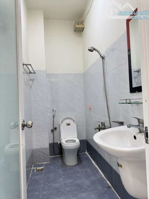 BÁN GẤP NHÀ XÂY TÂM HUYẾT 4 TẦNG - 4x14M PHẠM VĂN CHIÊU GÒ VẤP, 6 TỶ XÍU - 1