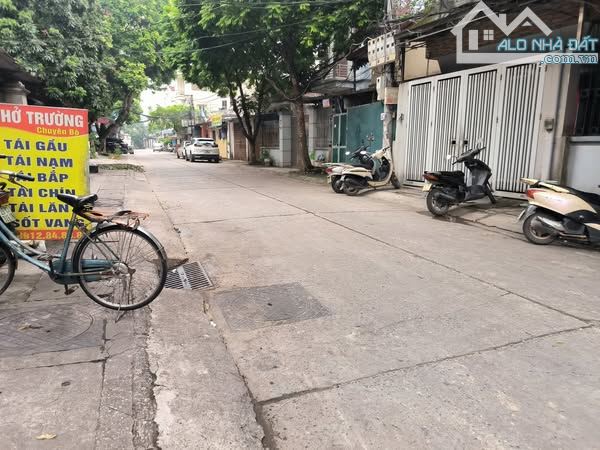 Nhà ĐẸP - CỔ LINH - 6 TẦNG THANG MÁY - Ô TÔ ĐỖ CỔNG - SAU 1 NHÀ RA MẶT PHỐ Ô TÔ TRÁNH - 1