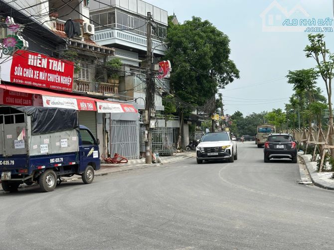 NHÀ 2 MẶT NGÕ – OTO ĐỖ CỬA – SẴN NHÀ CẤP 4 Ở NGAY – SÁT DỰ ÁN TP THÔNG MINH LỚN NHẤT ĐÔNG - 1