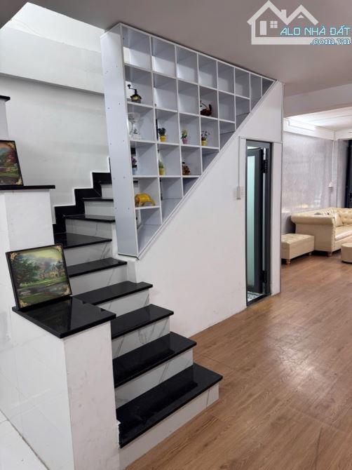 BÁN NHÀ ĐẸP,VỊ TRÍ ĐẮC ĐỊA, HXH, 2 TẦNG, 50M2, CƯ XÁ TÂN TRỤ PHAN HUY ÍCH,CHỈ 5 TỶ - 1