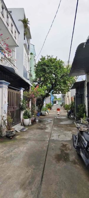BÁN NHÀ LÂM THỊ HỐ, Q12 - DIỆN TÍCH 52m2 ( 4 x 14 ) - Ô TÔ NGỦ TRONG NHÀ - GIÁ RẺ 3.89 TỶ. - 1