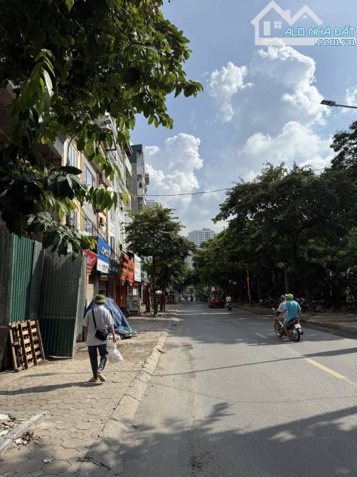 BÁN NHÀ ĐẤT TĂNG NHÀ MẶT PHỐ KIM GIANG . KINH DOANH GẦN LINH ĐÀM . DT 90M. - 1