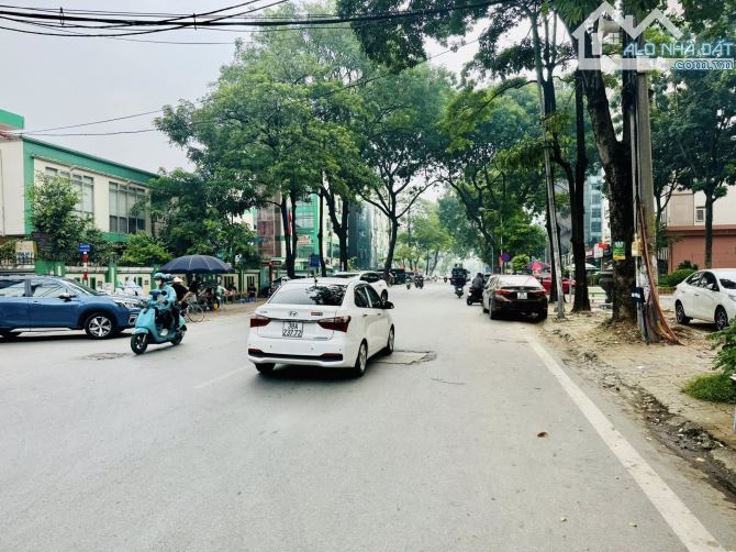 BÁN NHÀ NGỌC HỒI KHU TRẦN THỦ ĐỘ PHÁP VÂN . DT 50M . NHÀ 5 TẦNG MT 4,6M . Ô TÔ - 1