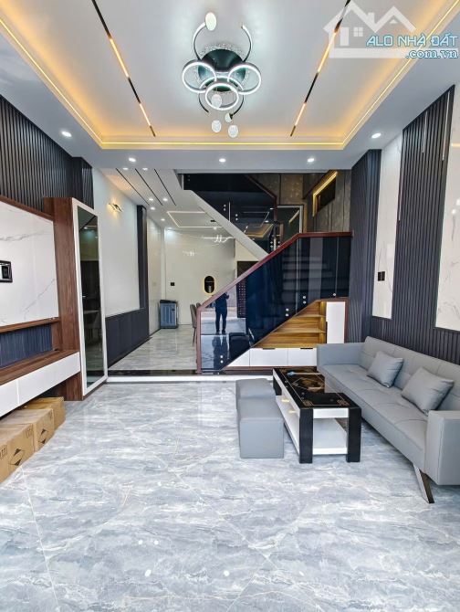 CHÍNH CHỦ BÁN NHÀ MT GẦN CÔNG AN XÃ LONG TRẠCH CẦN ĐƯỚC LONG AN, GIÁ 2 TỶ 6 - SHR - 90M2 - 1